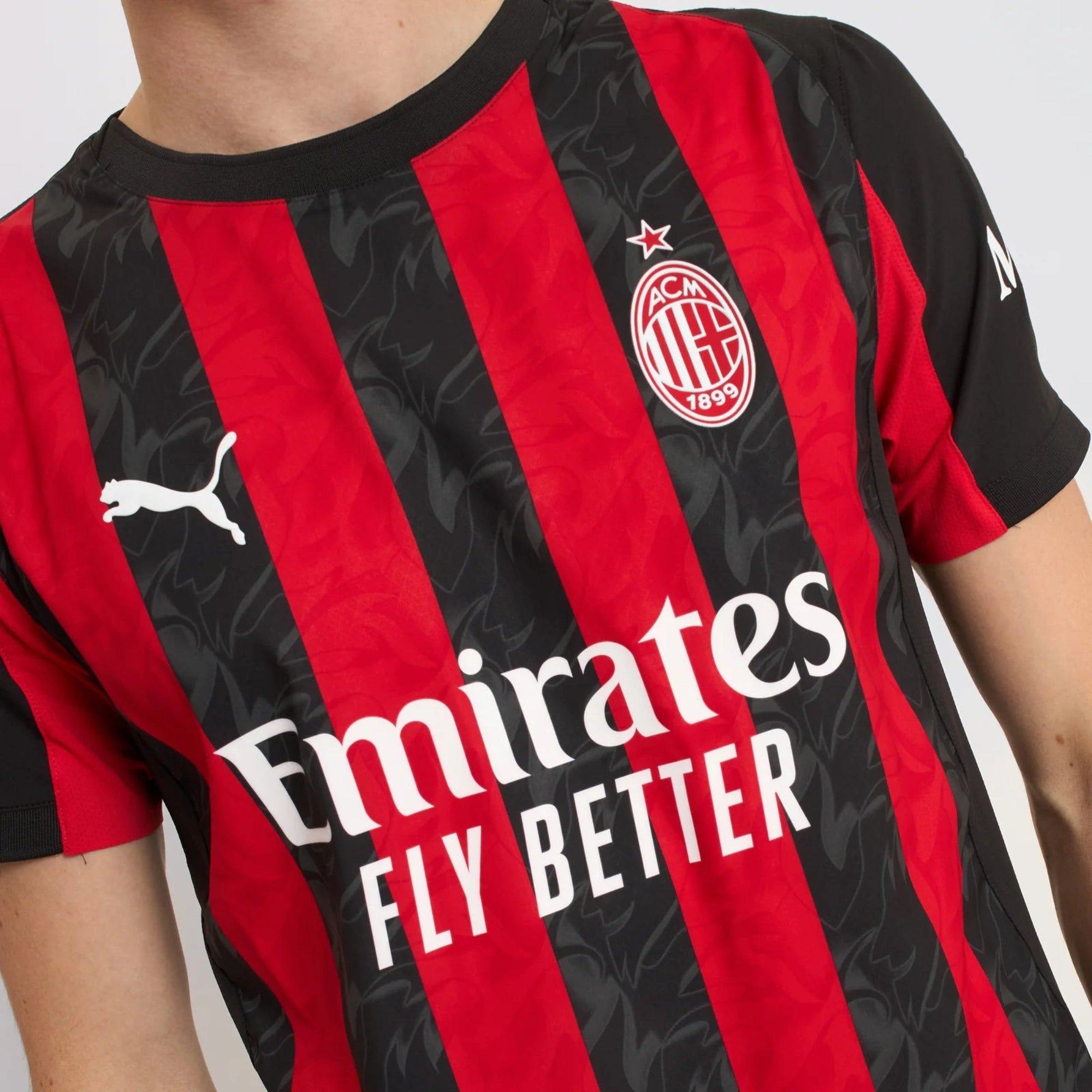 Milan Local 25-26 versión jugador
