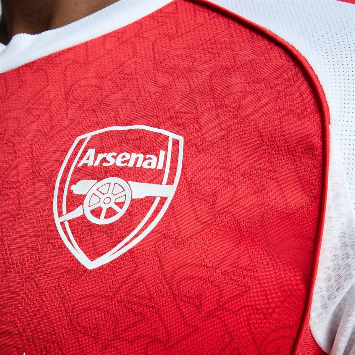 Arsenal Home Kit Gabriel Jesus #9 2025/26 (Premier League) – red and geometric retro football jersey detail view