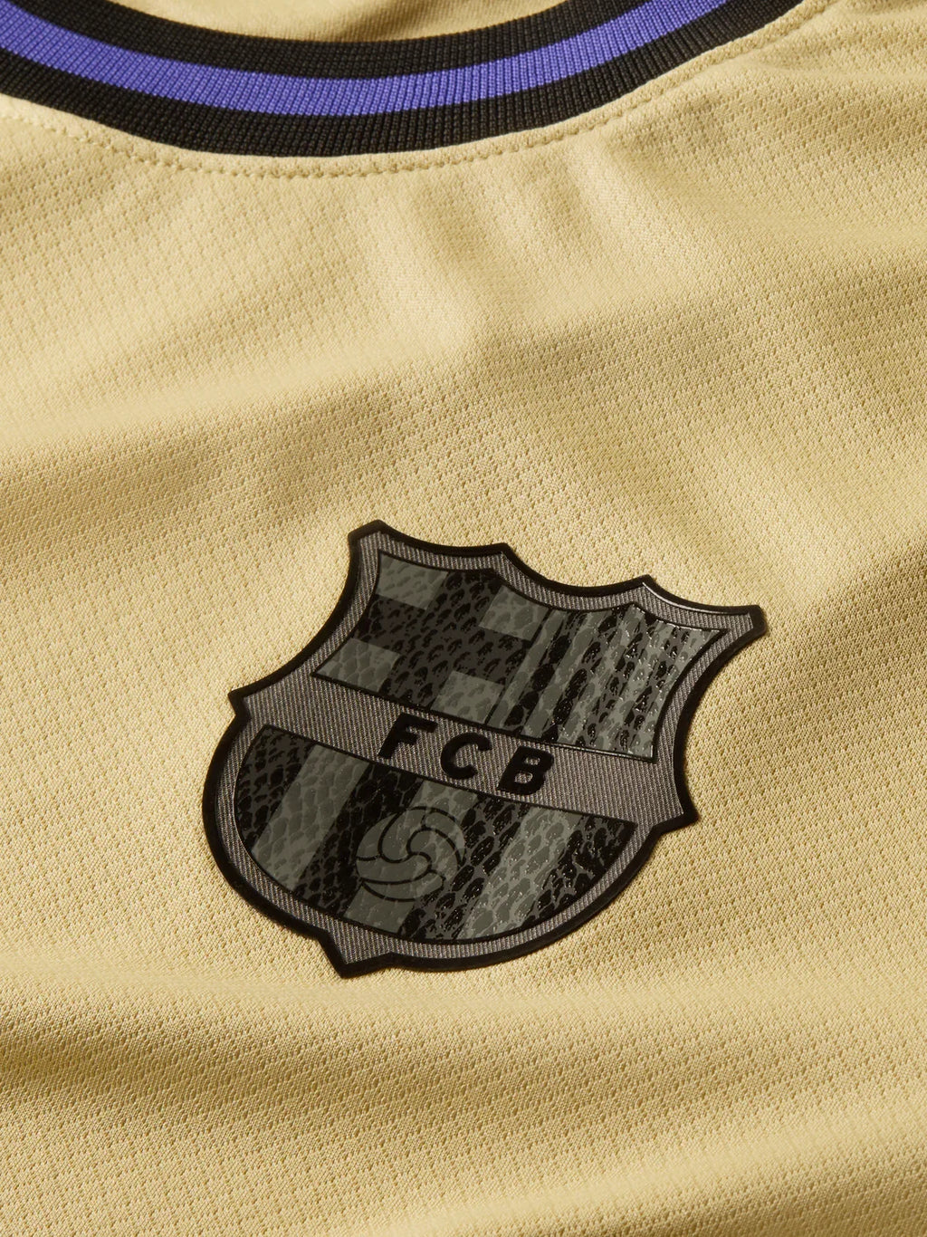 Barcelona Away Kit Raphinha #11 2025/26 (La Liga) – beige retro football jersey side view