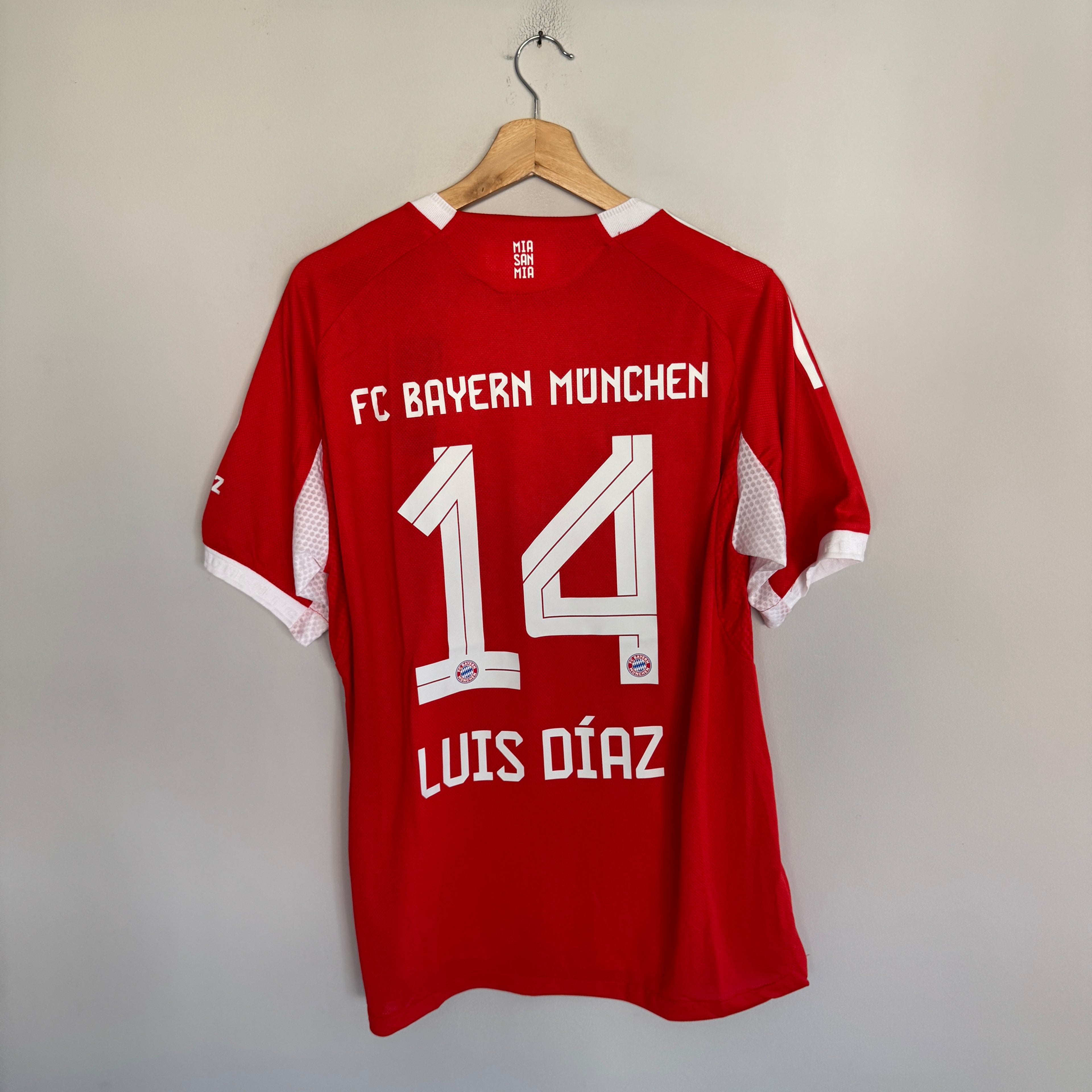 Bayern Munich 25-26 versión jugador local - Luis Díaz