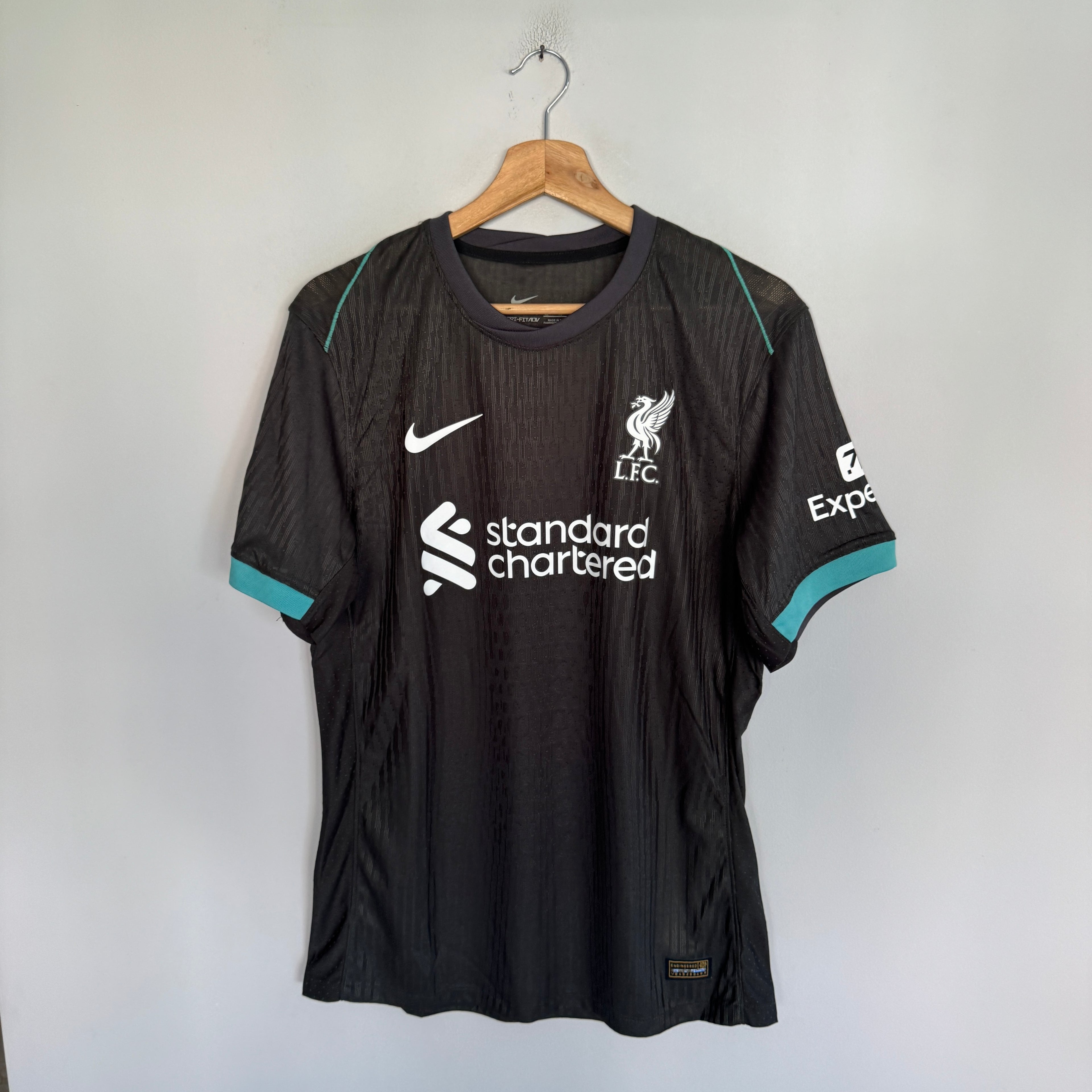 Liverpool 24-25 visitante versión jugador