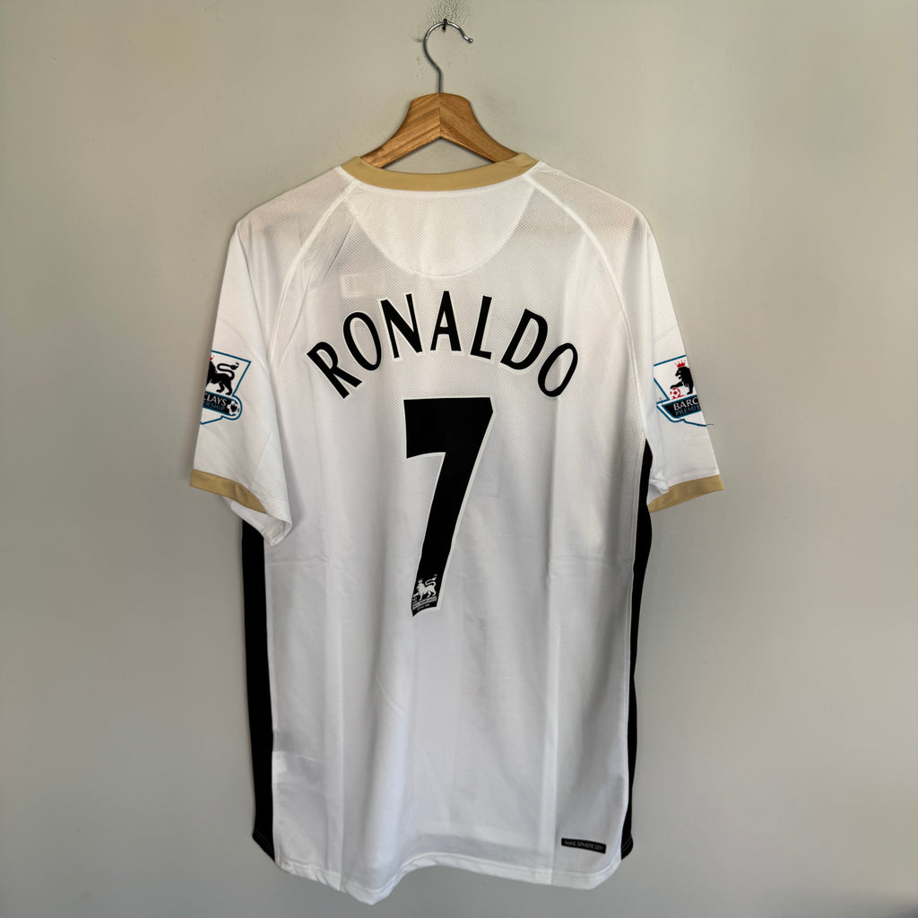 Manchester United 06-07 visitante - Ronaldo