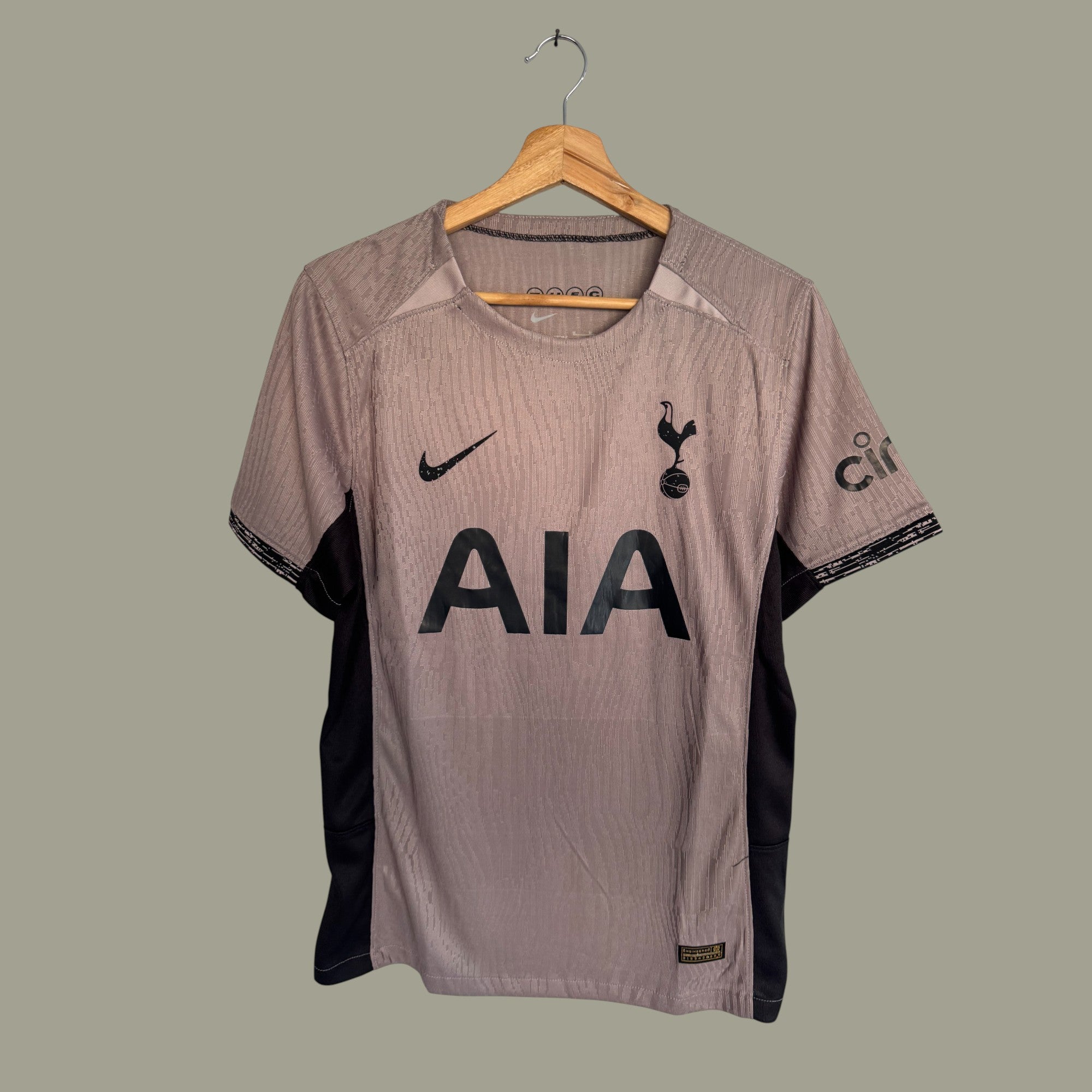 Tottenham 23-24 tercera versión jugador