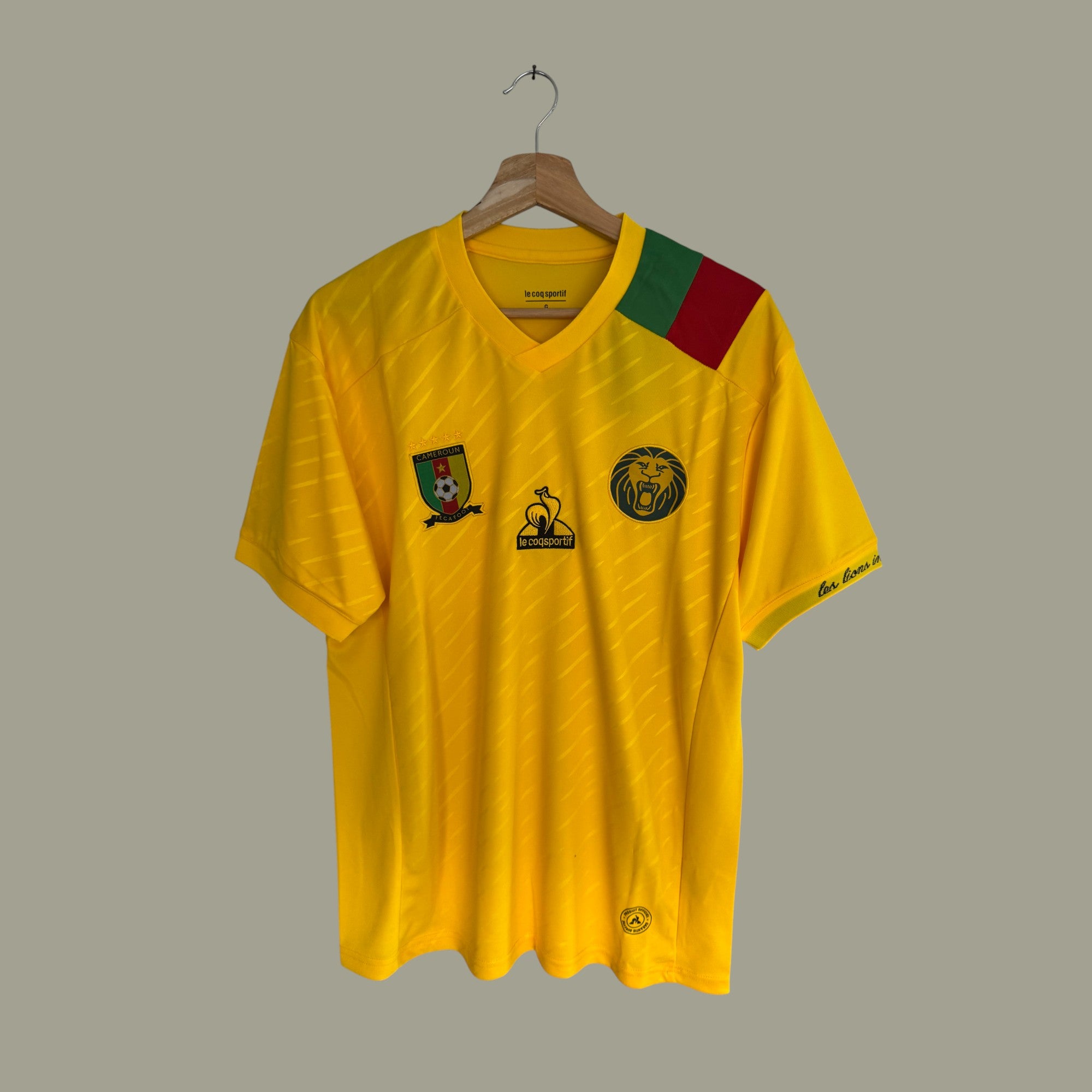 Camerún visitante