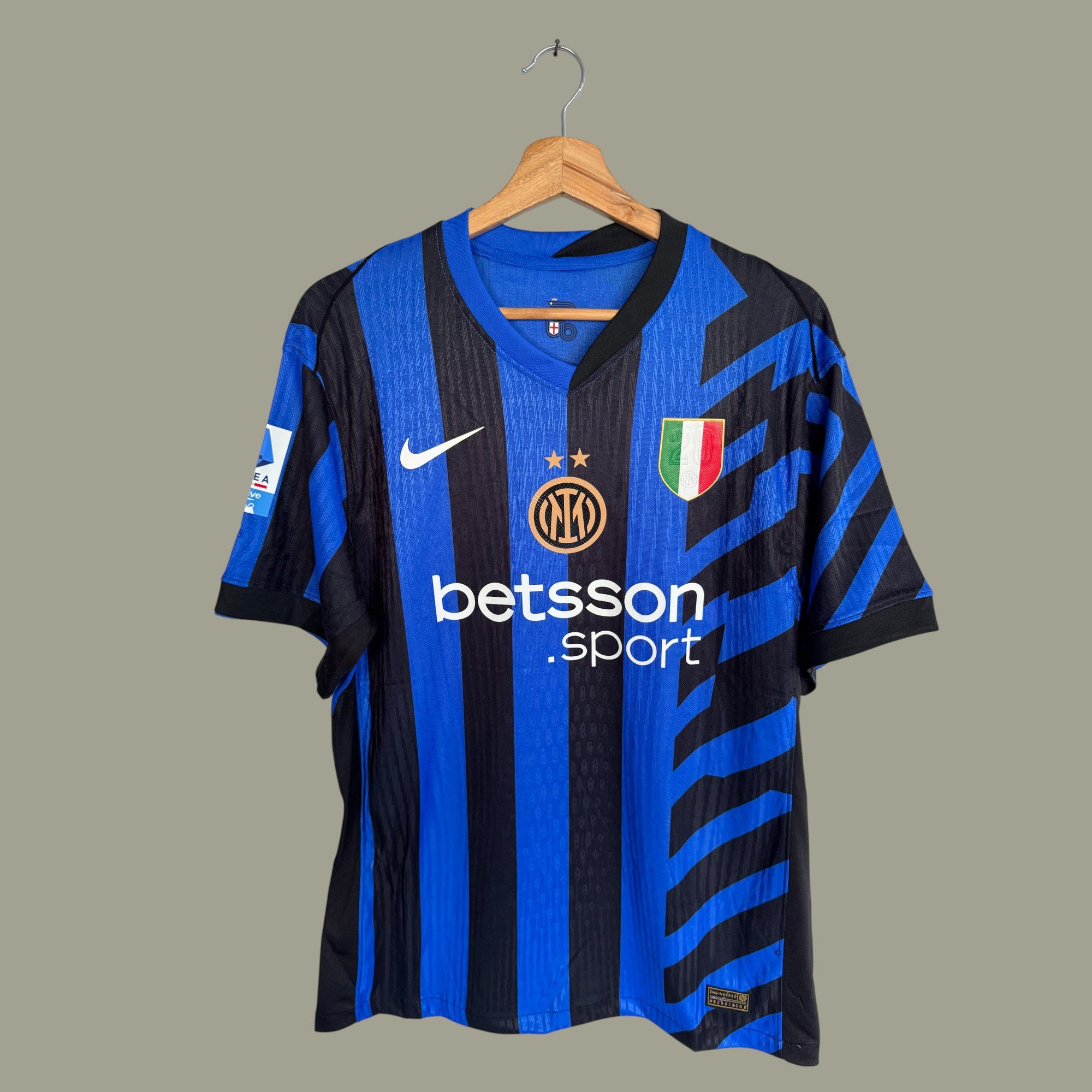 Inter de Milan 24-25 local versión jugador