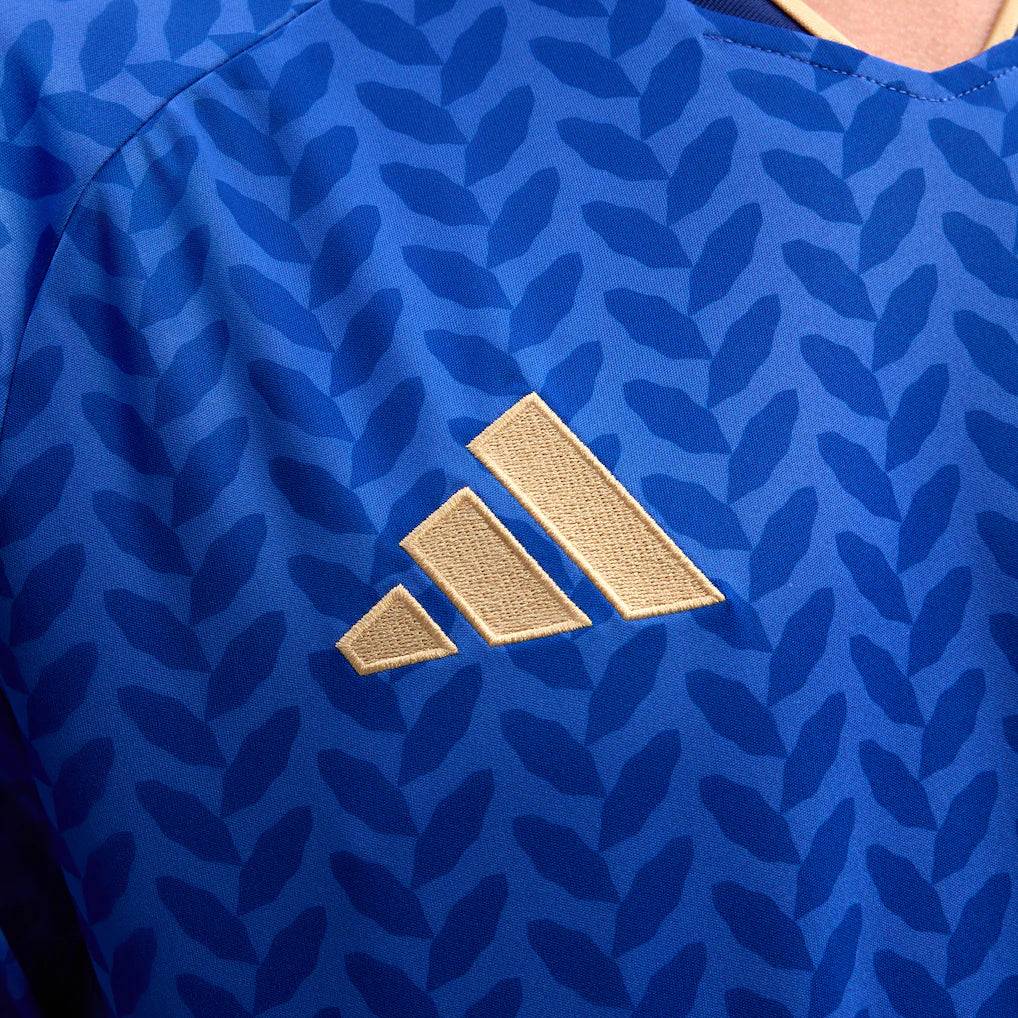 Italy National Team Home Jersey 2025/26 – blue and geometric retro football jersey side view