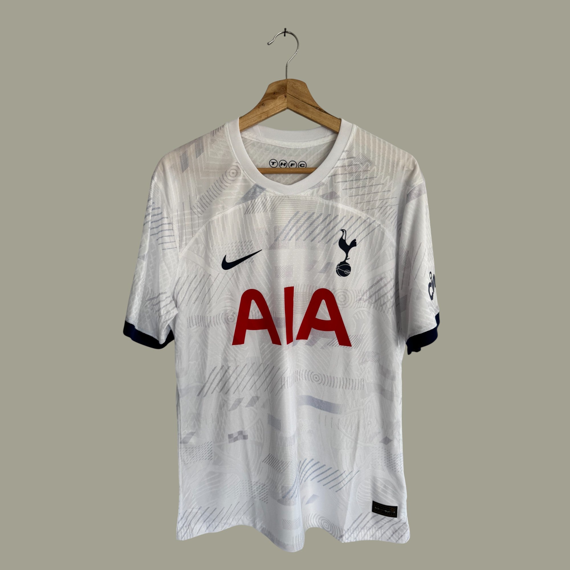 Tottenham 23-24 local versión jugador