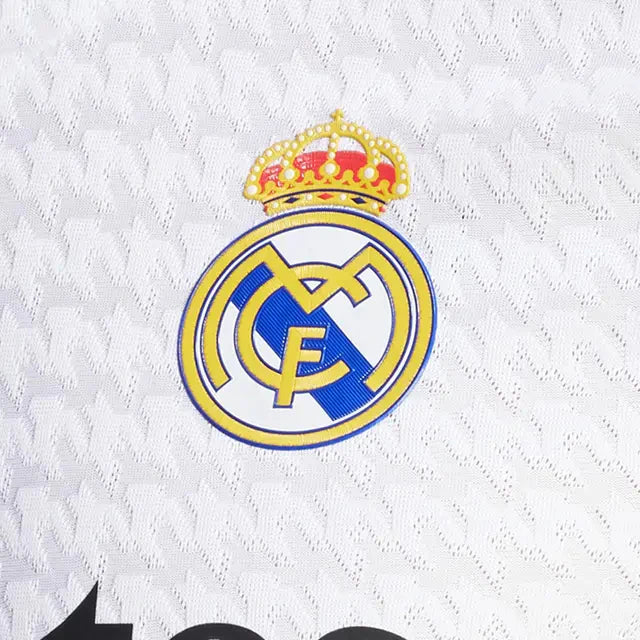 Real Madrid Vini Jr. Home Kit 2025/26 (La Liga) – white retro football jersey detail view