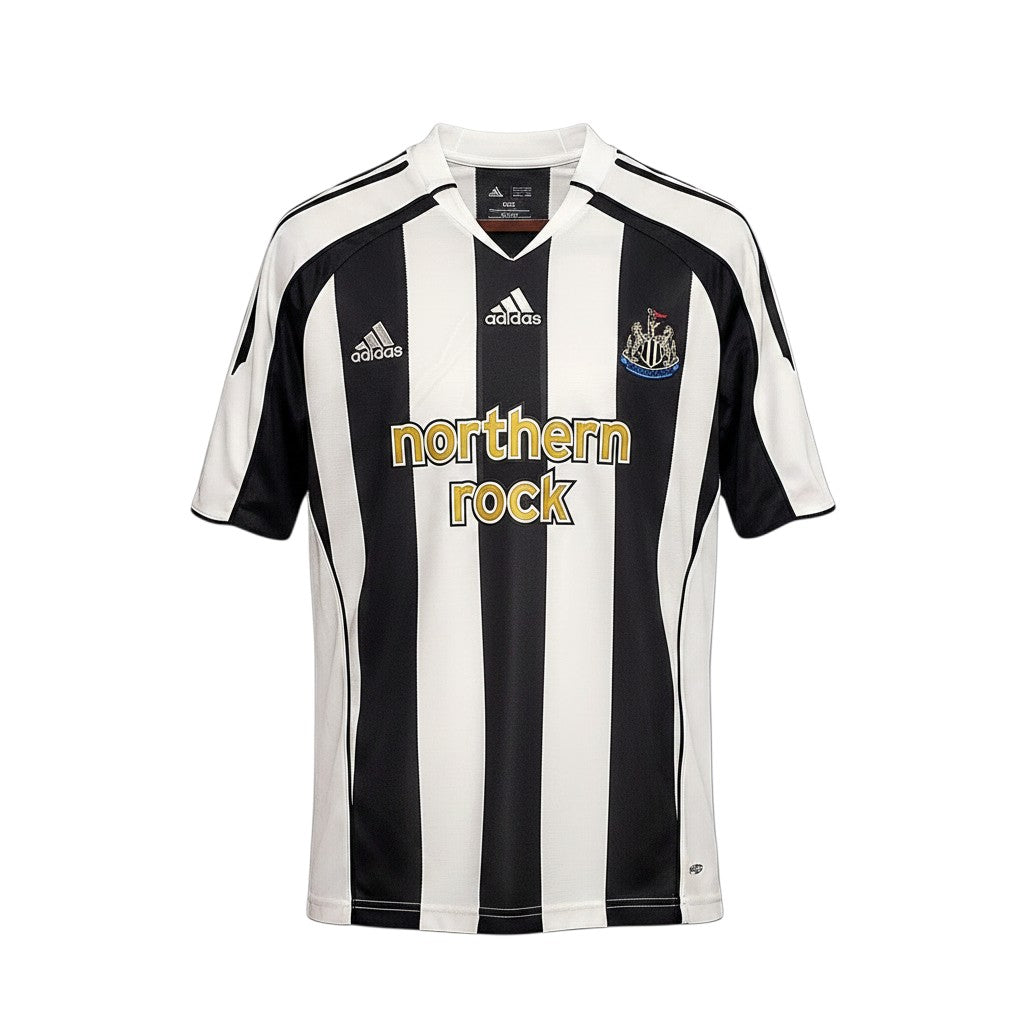 Camiseta retro de local del Newcastle United 2005/07 de Archive Football con rayas blancas y negras y escudo bordado