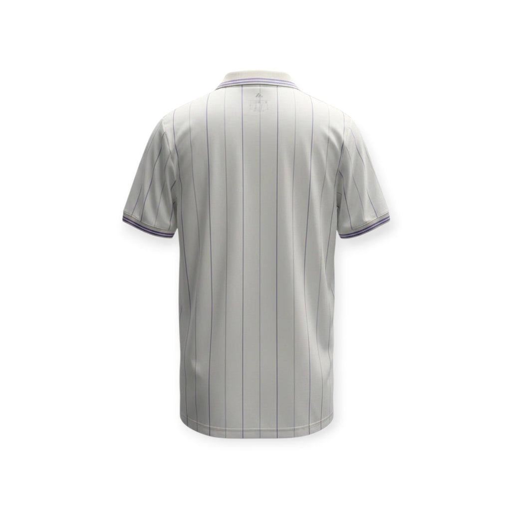 Vista trasera de la camiseta retro del Real Madrid 2026/2027 de Archive Football en color blanco con rayas finas