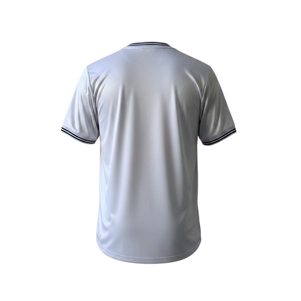 Vista trasera de la camiseta retro local 1982/83 del Tottenham Hotspur de Archive Football en color blanco