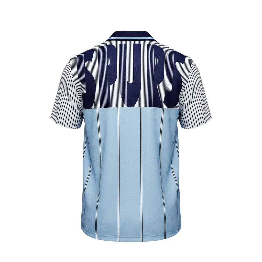 Vista trasera de la camiseta retro Archive Football Tottenham Hotspur 1991-94 con el texto SPURS en azul marino