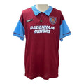 Camiseta retro de West Ham United 1995/97 de Archive Football en color granate y azul con cuello tipo polo