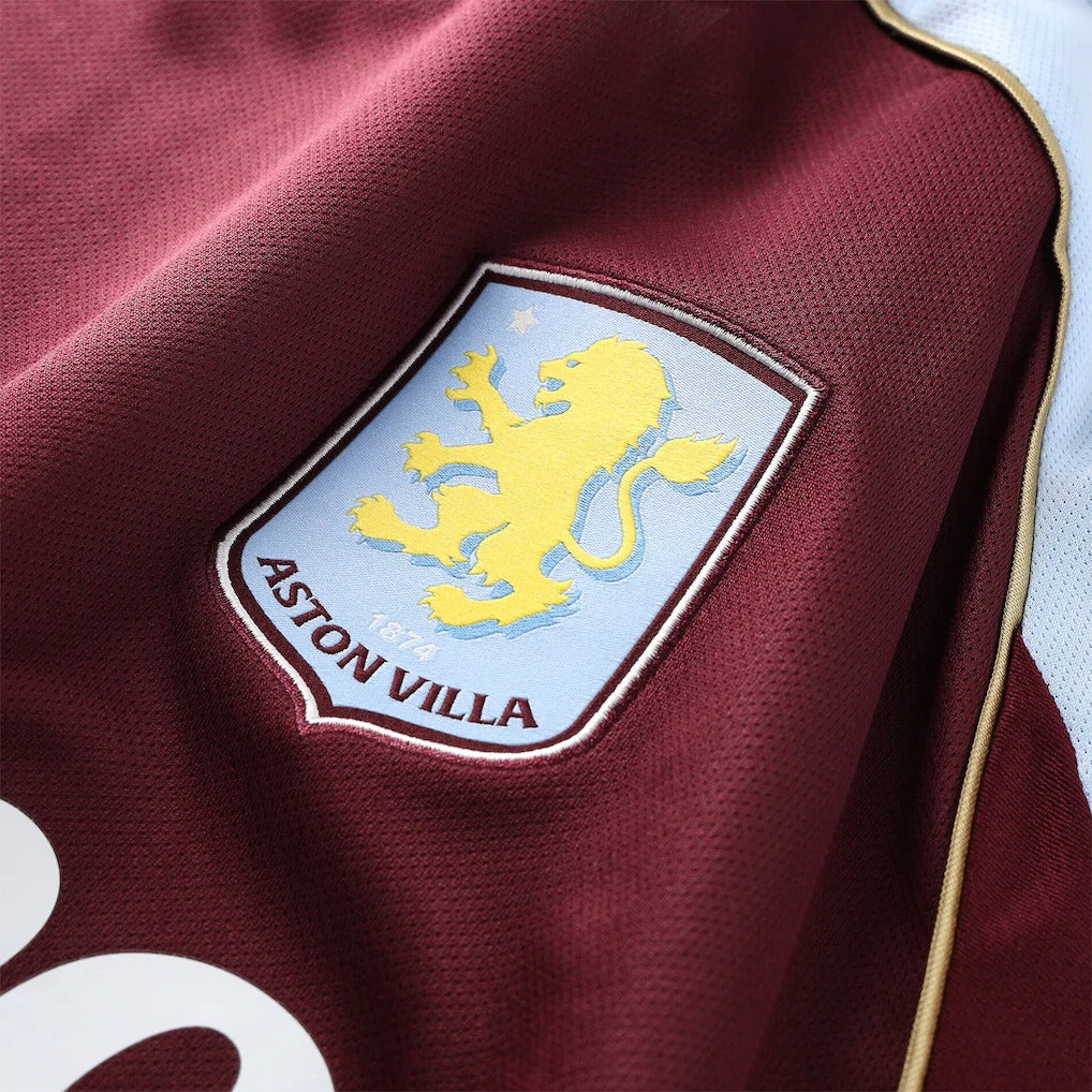 Aston Villa local 25-26 versión fan