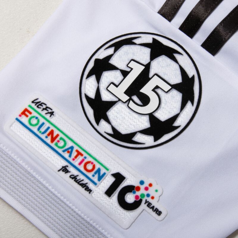 Real Madrid Valverde Home Kit 2025/26 (Champions League) – white retro football jersey detail view