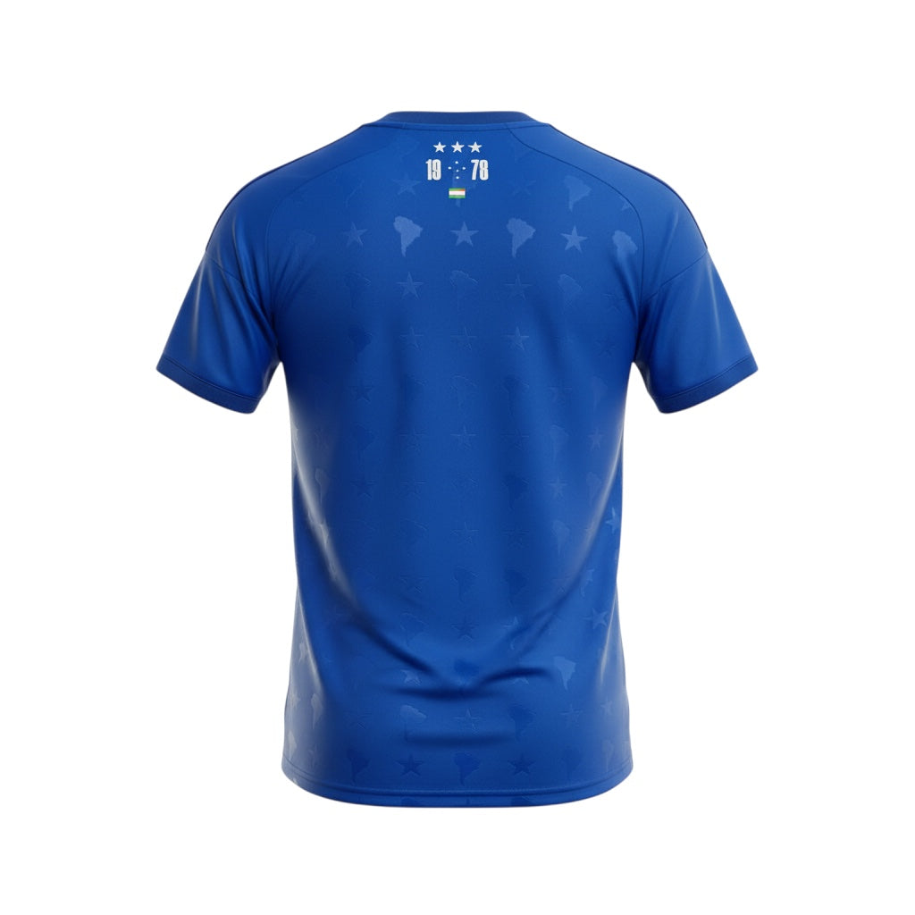 Hinchas Sportswear Store Cruzeiro 2025/26 royal blue football jersey with subtle South America map pattern and 1976 detail.