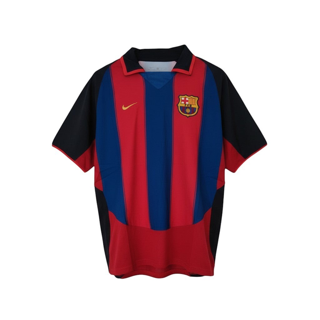Hinchas Sportswear Store FC Barcelona 2003-04 retro home jersey. Blue and red vertical stripes, black sleeves, Nike swoosh, LFP patch.