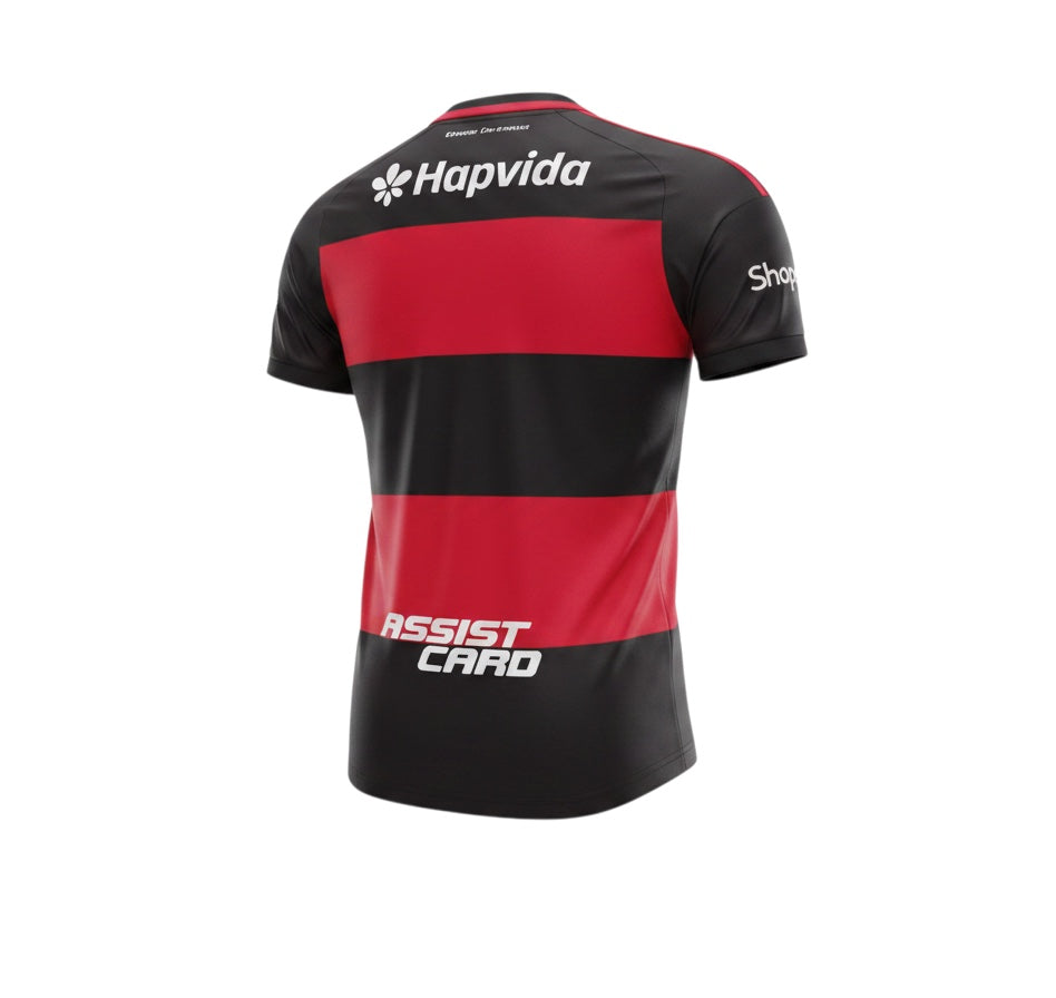 Camiseta de fútbol roja y negra de Hinchas Sportswear Store con rayas horizontales, logo de Hapvida y patrocinadores Shopee y Assist Card.