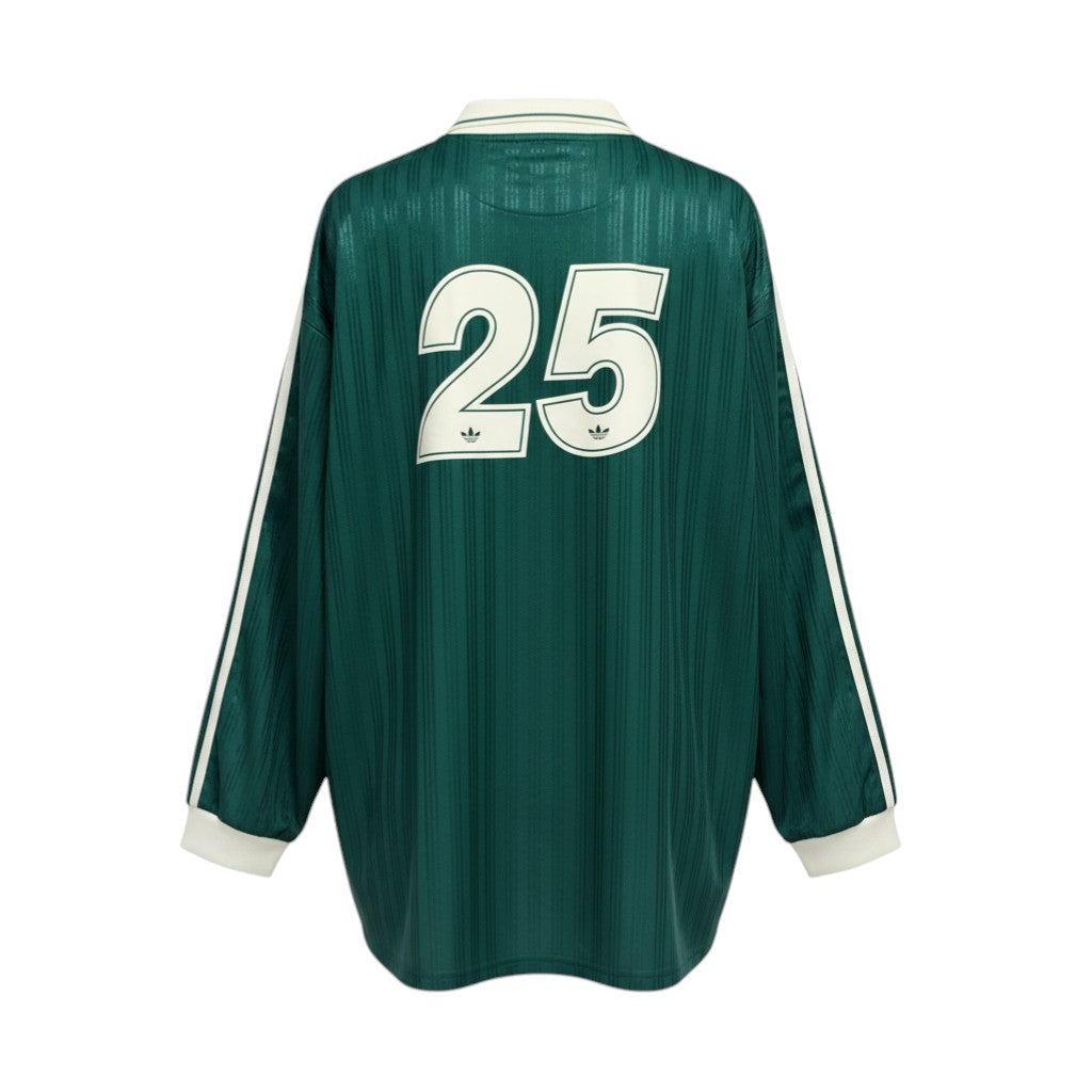 Hinchas Sportswear Store green long sleeve retro jersey with white collar and cuffs, featuring number 25 on the back and Adidas stripes.