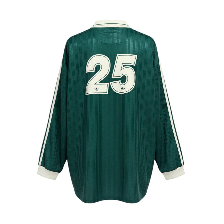 Hinchas Sportswear Store green long sleeve retro jersey with white collar and cuffs, featuring number 25 on the back and Adidas stripes.