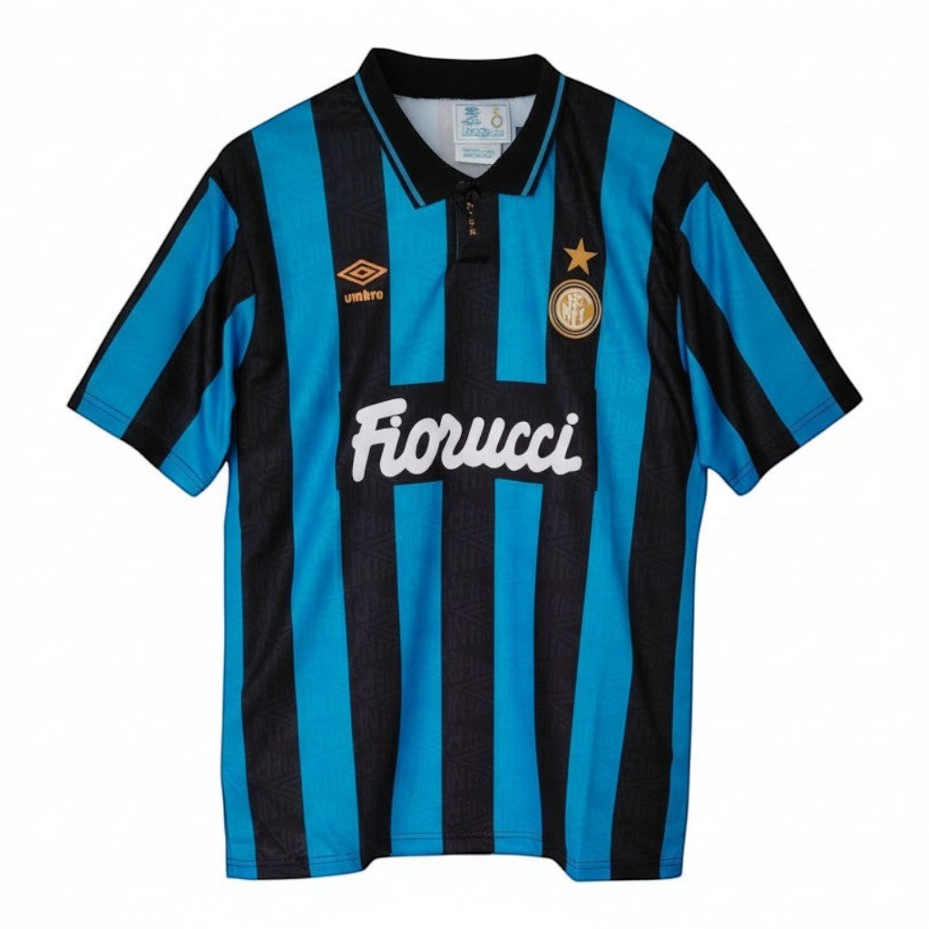 Hinchas Sportswear Store retro Inter Milan 1992-94 Umbro jersey with blue and black stripes, Fiorucci sponsor, and gold star.
