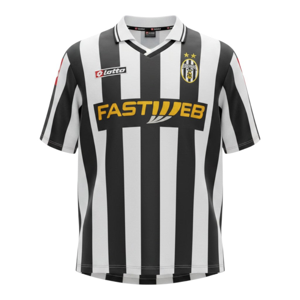 Hinchas Sportswear Store Juventus FC 2001/02 retro home jersey, black and white vertical stripes, yellow Fastweb sponsor, Lotto logos, two gold stars.