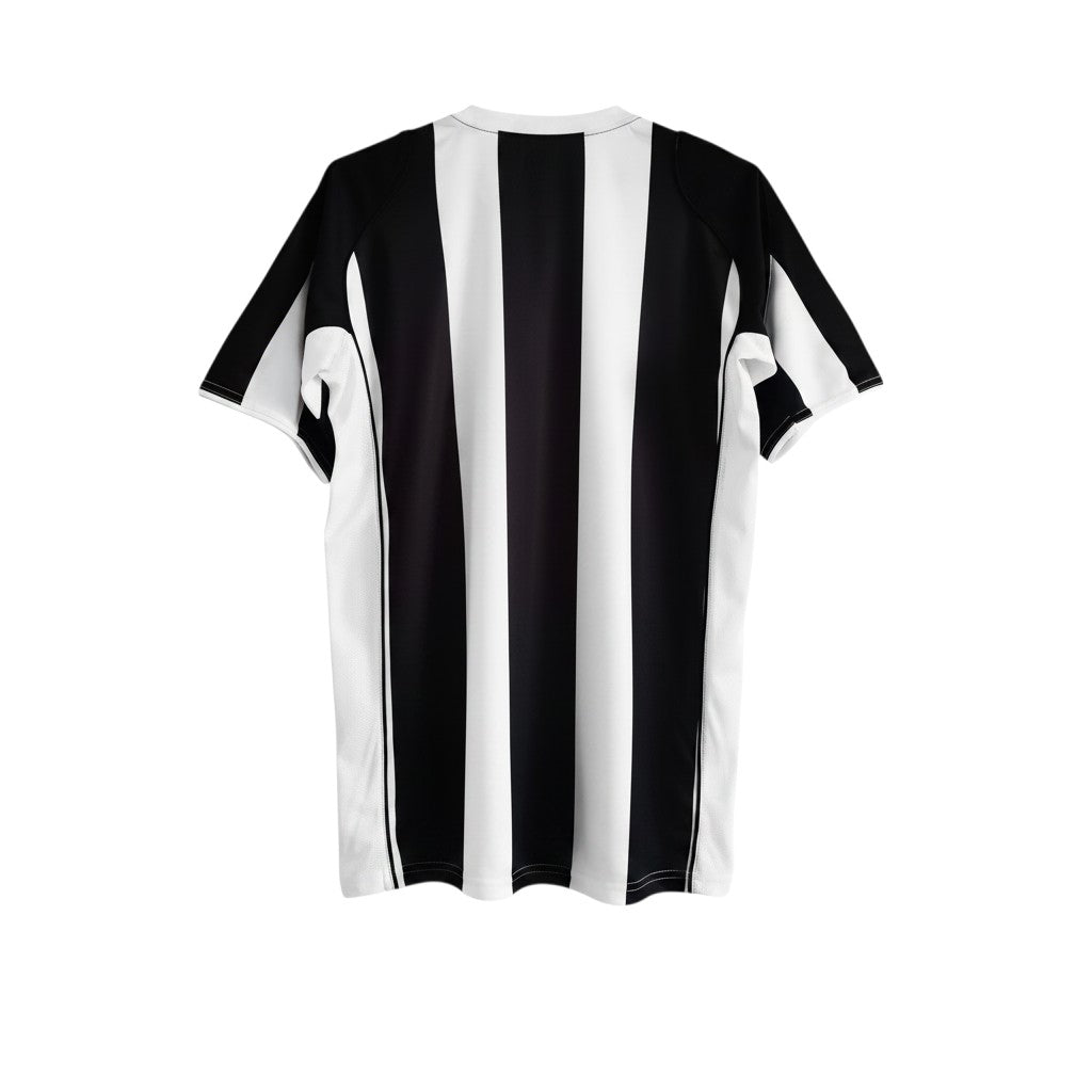 Hinchas Sportswear Store Juventus FC 2004/05 retro home jersey, black and white vertical stripes, Nike Total 90, Sky Sport sponsor.