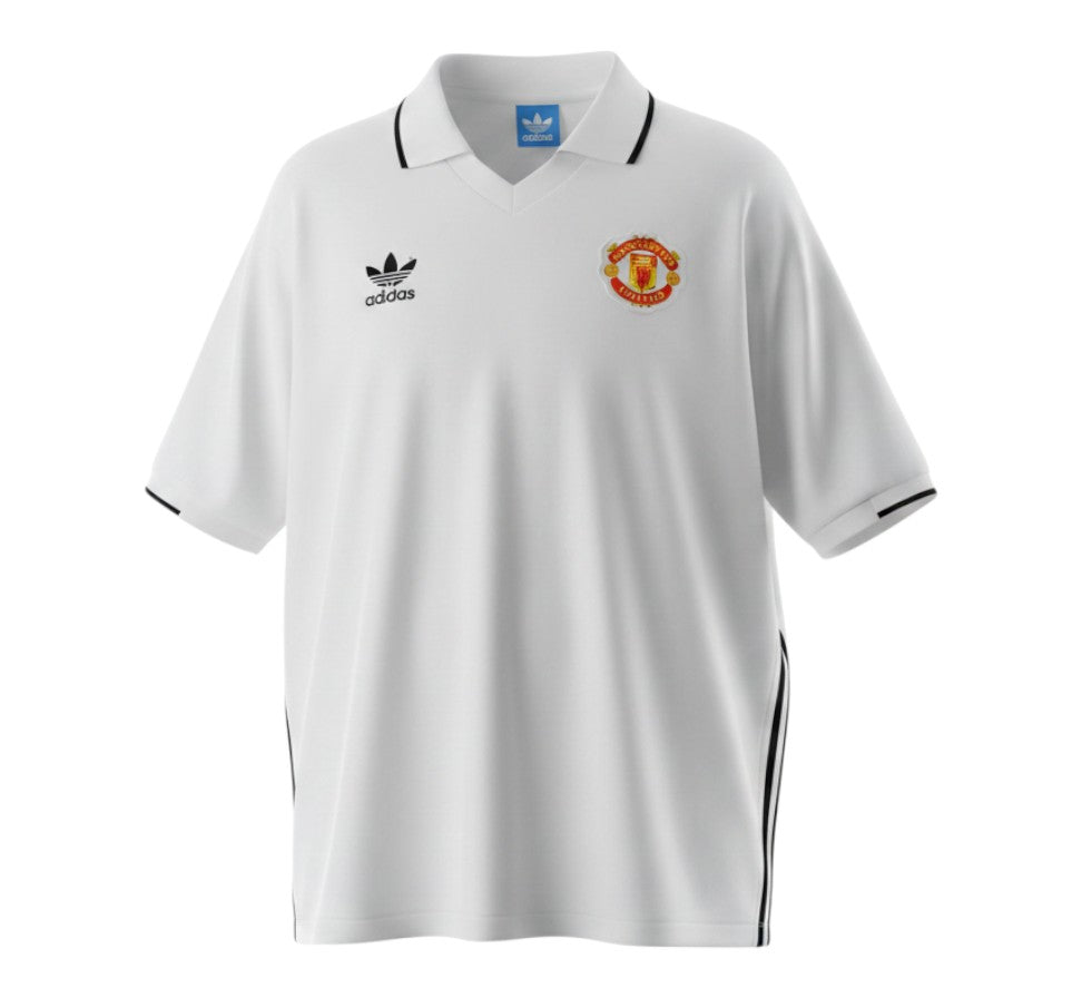 Hinchas Sportswear Store Manchester United 1980 retro away jersey, white with black Adidas stripes and V-neck collar.