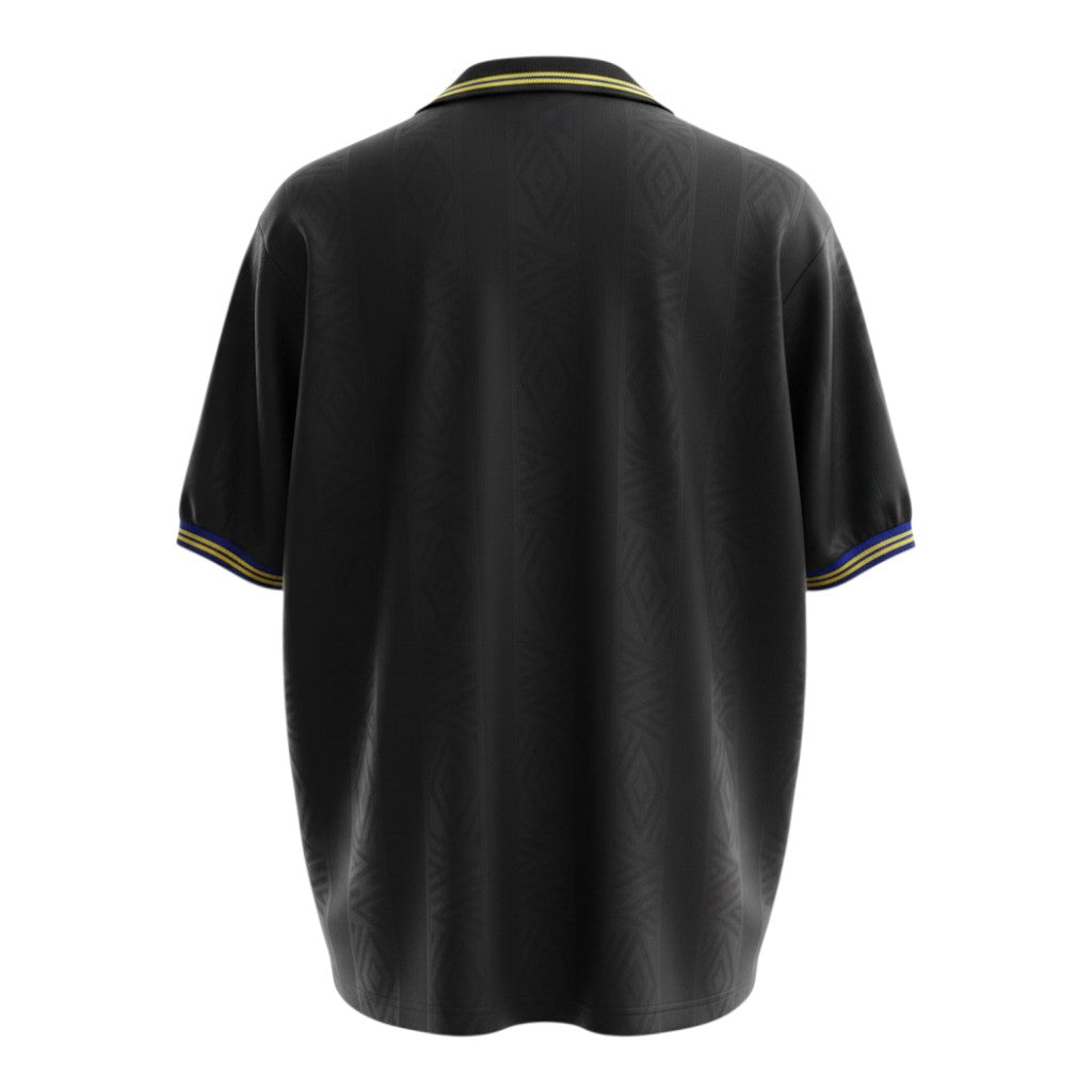 Hinchas Sportswear Store black Manchester United 1993-94 retro Umbro jersey with gold trim and blue accents on sleeves.