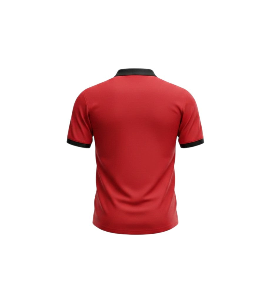 Camiseta retro de Portugal 1972 de Hinchas Sportswear Store, roja con cuello polo negro y puños negros. Diseño clásico.