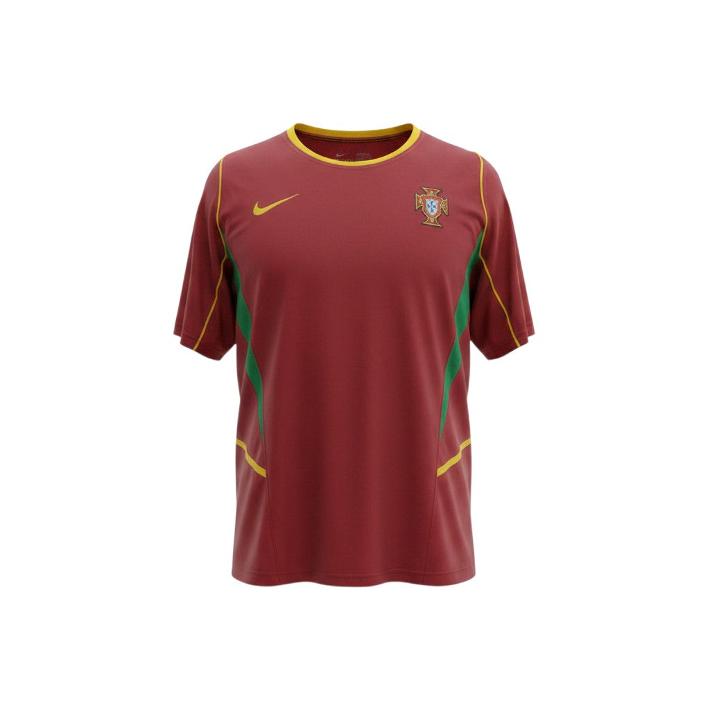 Camiseta de fútbol retro de Portugal 2002 de Nike en rojo con paneles laterales verdes y ribetes amarillos. Escudo de la FPF y Swoosh de Nike.