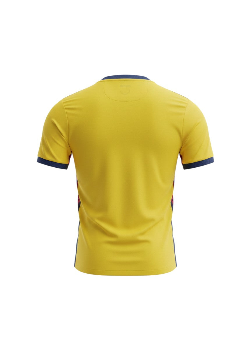 Camiseta de fútbol amarilla del Ecuador 2026 de Marathon Sports con cuello y puños azul marino. Estampado en la espalda.